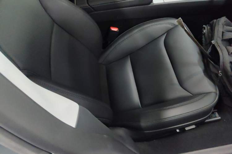 Used Tesla Model 3 2025 Rear-Wheel-Drive Version Right Front Seat