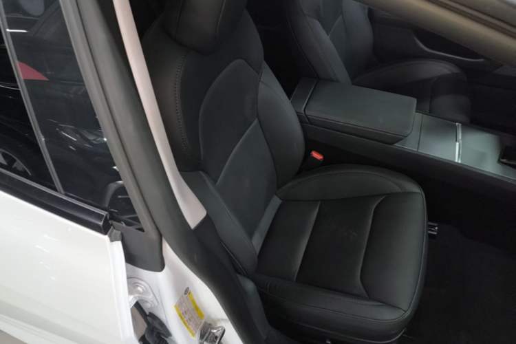 Used Tesla Model 3 2025 Rear-Wheel-Drive Version Right Front Seat