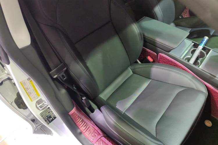 Used Tesla Model 3 2025 Rear-Wheel-Drive Version Right Front Seat