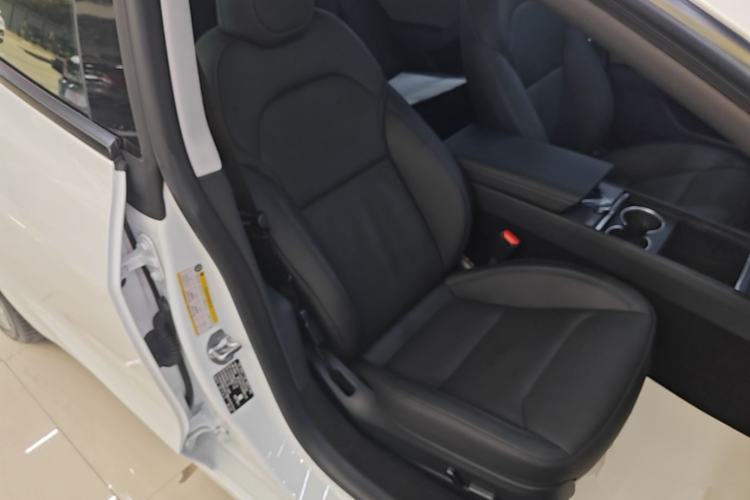 Used Tesla Model 3 2025 Rear-Wheel-Drive Version Right Front Seat