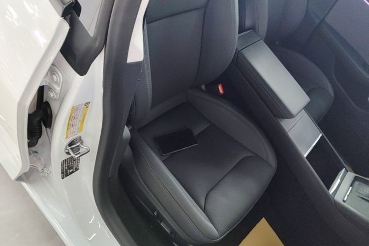 Used Tesla Model 3 2025 Rear-Wheel-Drive Version Right Front Seat