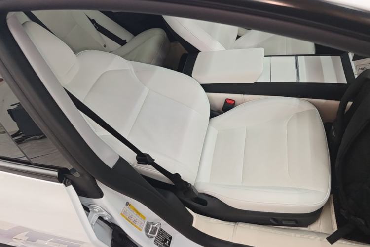 Used Tesla Model 3 2025 Rear-Wheel-Drive Version Right Front Seat