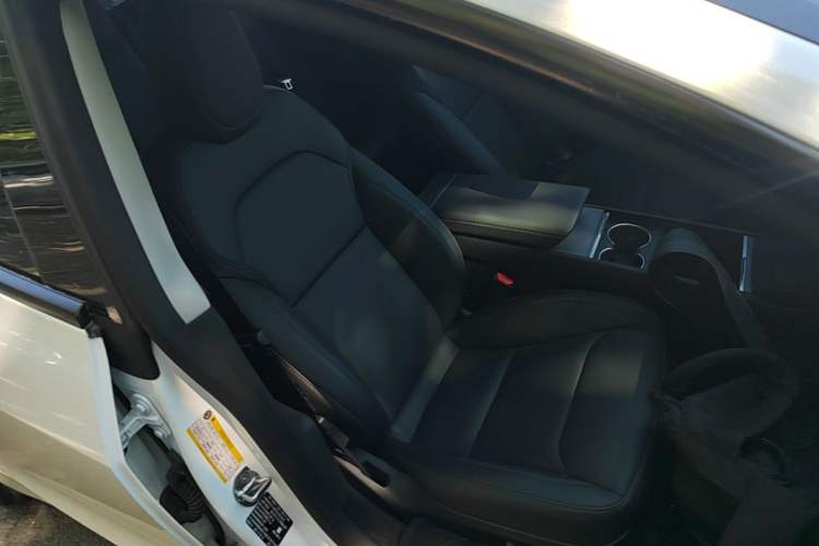 Used Tesla Model 3 2025 Rear-Wheel-Drive Version Right Front Seat