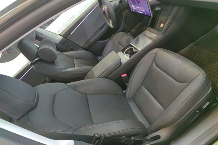 Used Tesla Model 3 2025 Rear-Wheel-Drive Version Right Front Seat