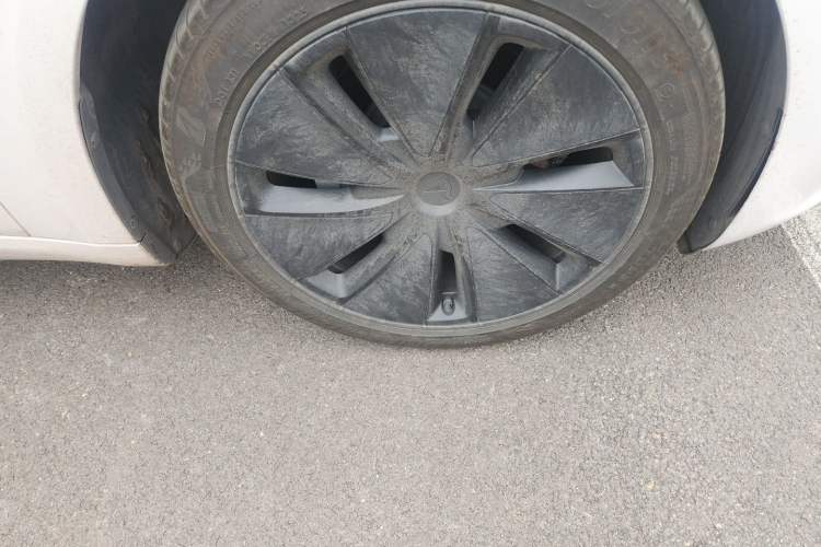 Used Tesla Model 3 2025 Rear-Wheel-Drive Version Right Front Wheel Hub