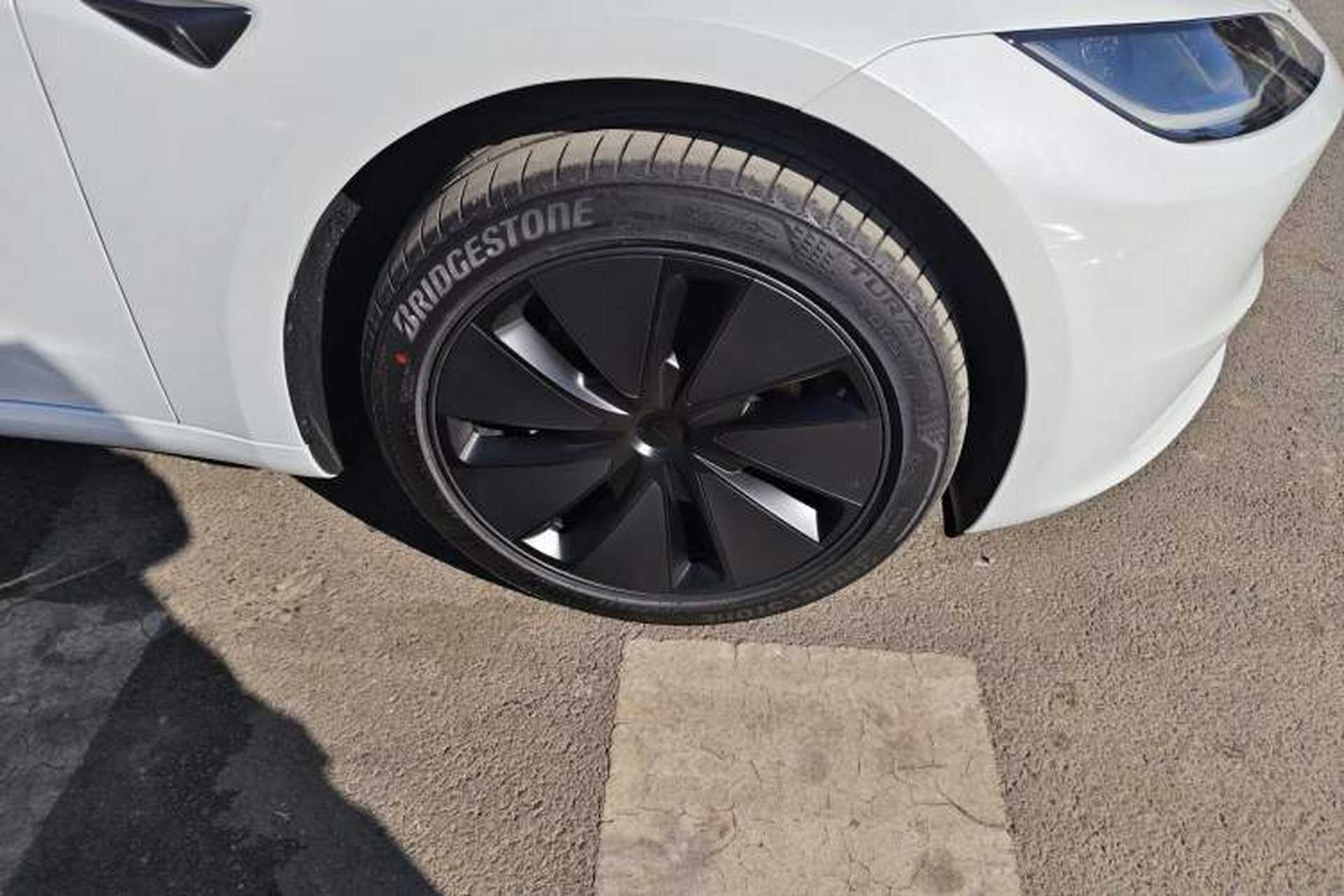 Used Tesla Model 3 2025 Model Revised Rear-Wheel-Drive Version Right Front Wheel Hub