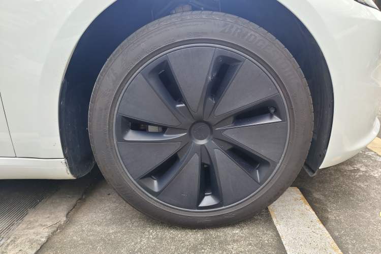 Used Tesla Model 3 2025 Rear-Wheel-Drive Version Right Front Wheel Hub