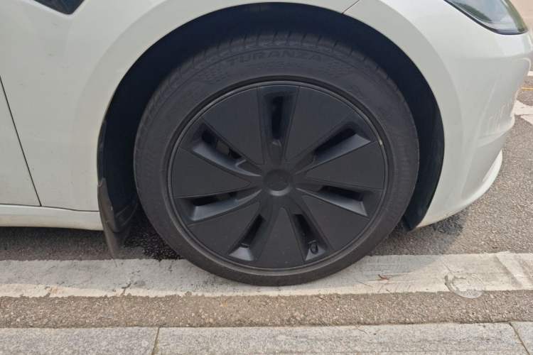 Used Tesla Model 3 2025 Rear-Wheel-Drive Version Right Front Wheel Hub