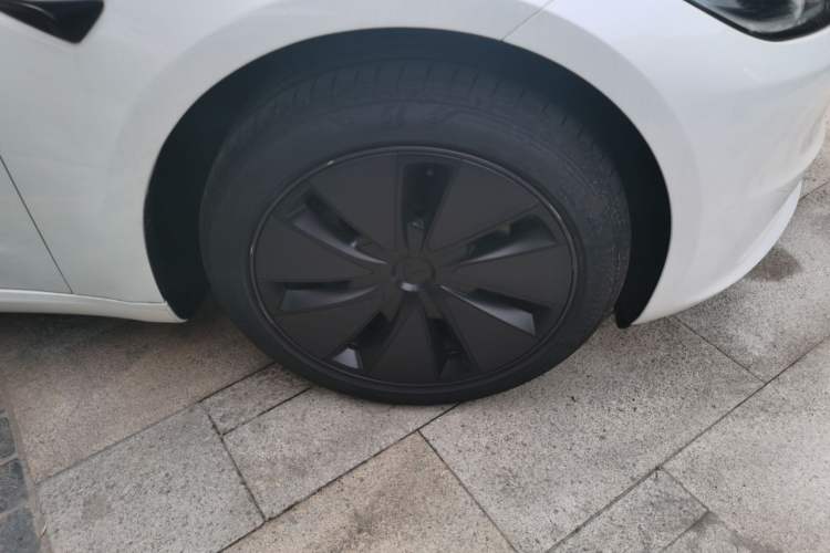 Used Tesla Model 3 2025 Model Long-Range Rear-Wheel-Drive Version Right Front Wheel Hub