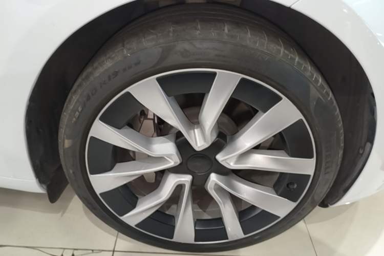 Used Tesla Model 3 2025 Rear-Wheel-Drive Version Right Front Wheel Hub