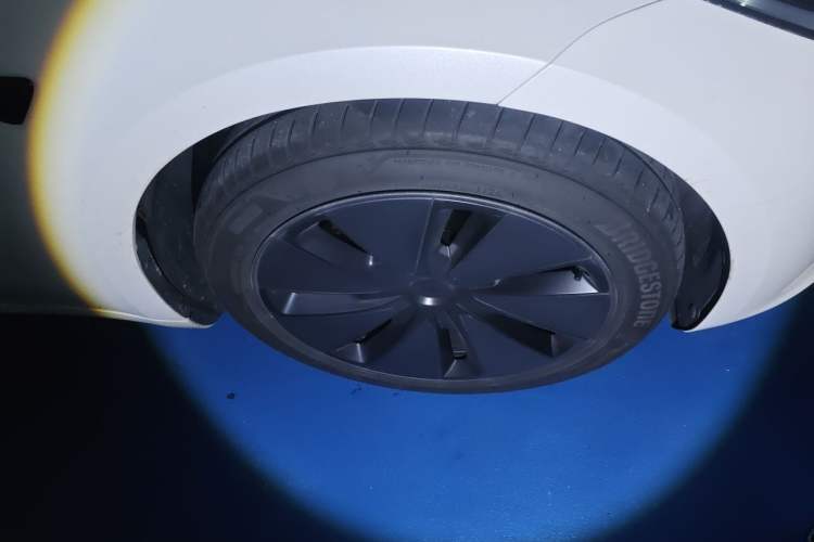 Used Tesla Model 3 2025 Model Revised Rear-Wheel-Drive Version Right Front Wheel Hub