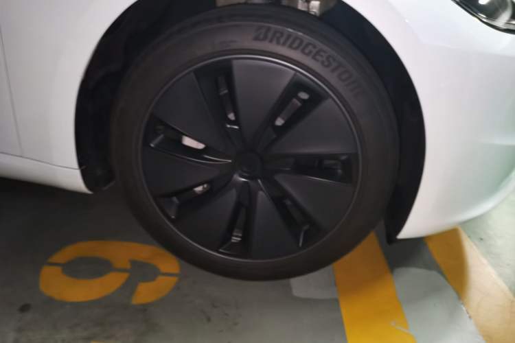 Used Tesla Model 3 2025 Rear-Wheel-Drive Version Right Front Wheel Hub
