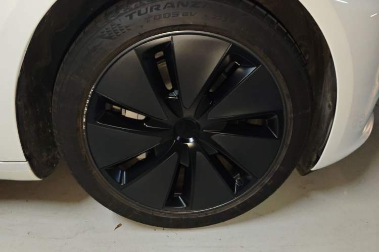 Used Tesla Model 3 2025 Rear-Wheel-Drive Version Right Front Wheel Hub