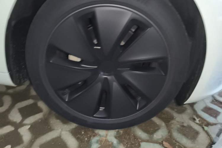 Used Tesla Model 3 2025 Model Revised Rear-Wheel-Drive Version Right Front Wheel Hub