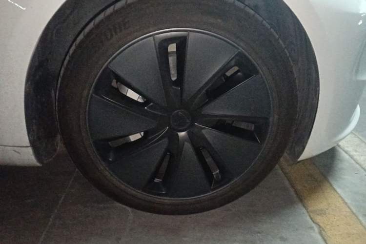 Used Tesla Model 3 2025 Model Revised Rear-Wheel-Drive Version Right Front Wheel Hub