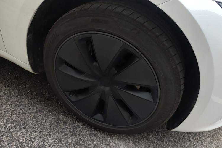 Used Tesla Model 3 2025 Rear-Wheel-Drive Version Right Front Wheel Hub