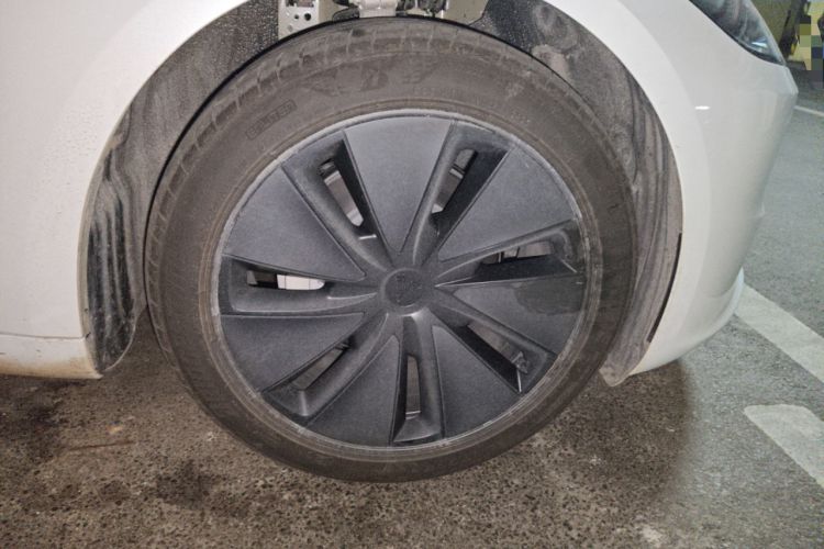 Used Tesla Model 3 2025 Rear-Wheel-Drive Version Right Front Wheel Hub