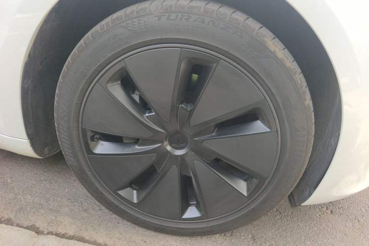 Used Tesla Model 3 2025 Rear-Wheel-Drive Version Right Front Wheel Hub