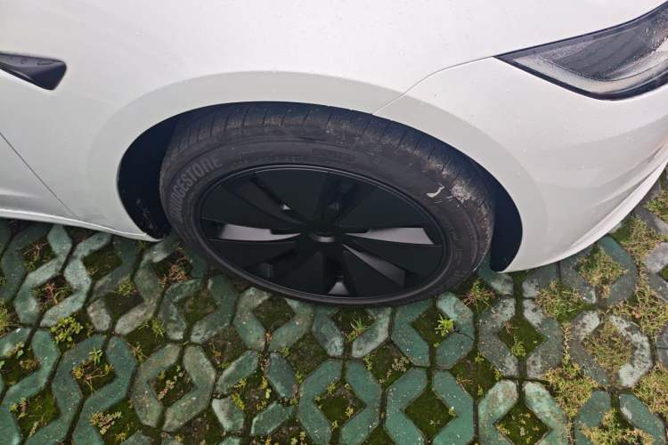 Used Tesla Model 3 2025 Model Revised Rear-Wheel-Drive Version Right Front Wheel Hub