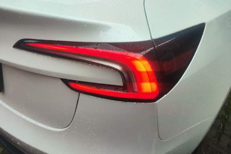 Used Tesla Model 3 2025 Rear-Wheel-Drive Version Right Rear Taillight