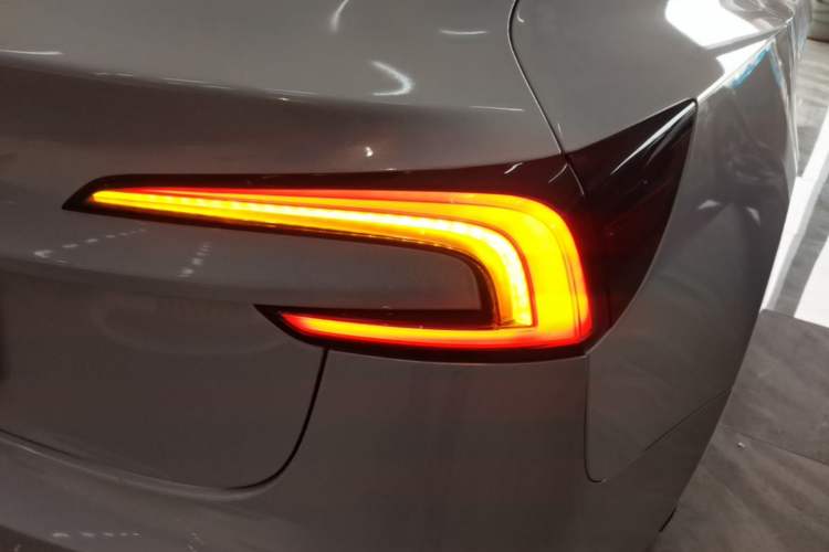 Used Tesla Model 3 2025 Rear-Wheel-Drive Version Right Rear Taillight