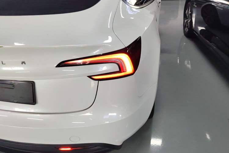 Used Tesla Model 3 2025 Rear-Wheel-Drive Version Right Rear Taillight