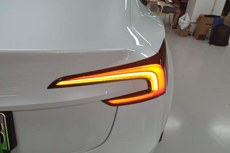 Used Tesla Model 3 2025 Model Revised Rear-Wheel-Drive Version Right Rear Taillight