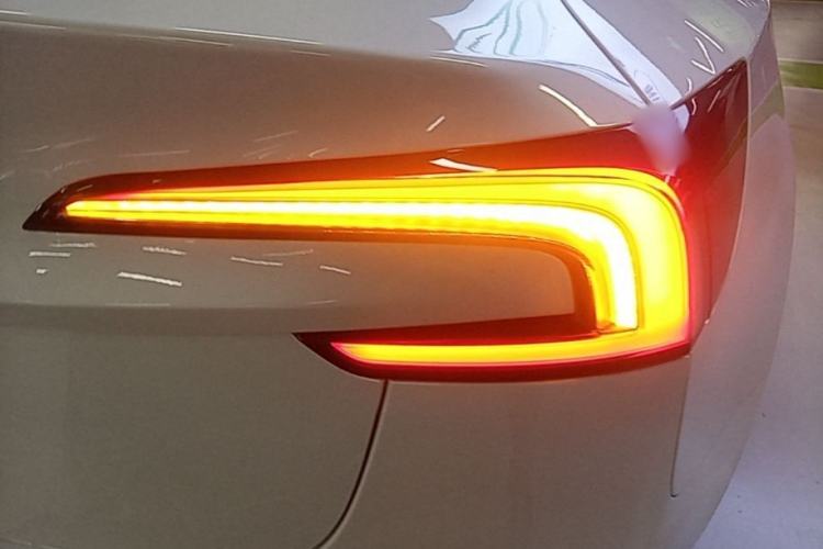 Used Tesla Model 3 2025 Model Revised Long-Range Rear-Wheel-Drive Version Right Rear Taillight