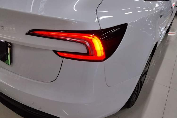 Used Tesla Model 3 2025 Model Revised Long-Range All-Wheel-Drive Version Right Rear Taillight