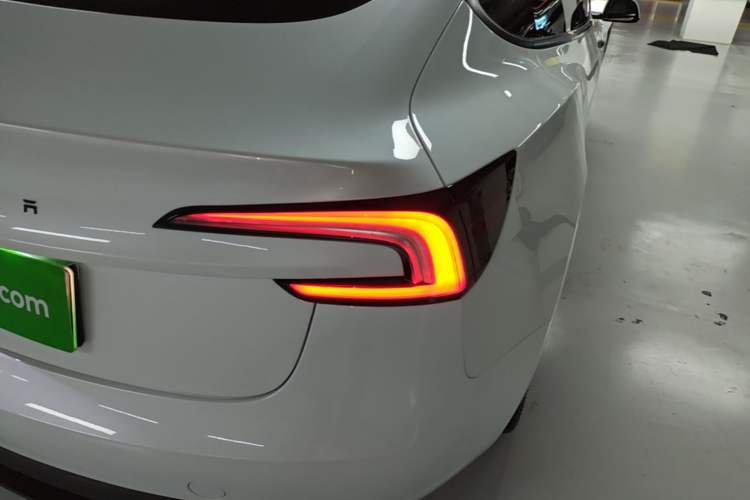 Used Tesla Model 3 2025 Model Revised Long-Range Rear-Wheel-Drive Version Right Rear Taillight