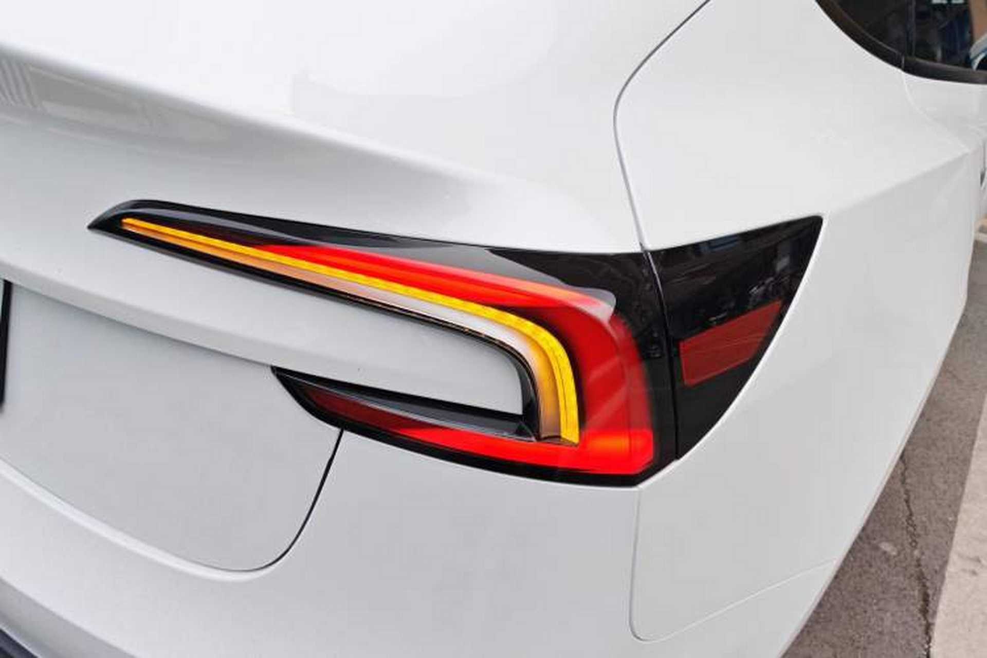 Used Tesla Model 3 2025 Long-Range All-Wheel-Drive Version Right Rear Taillight