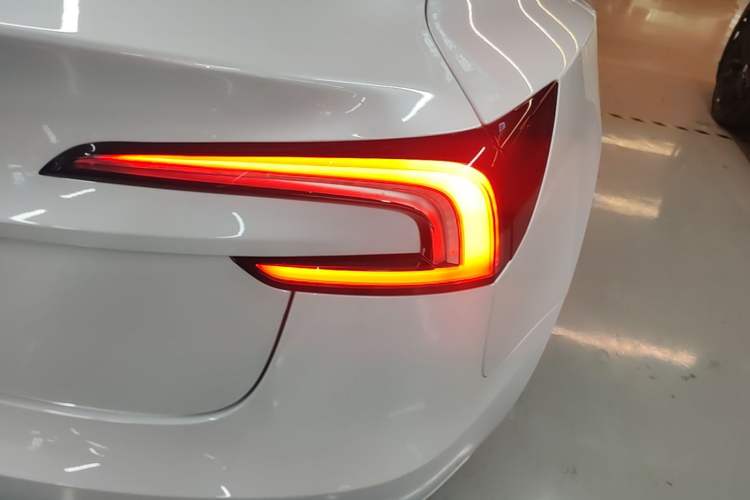 Used Tesla Model 3 2025 Model Revised Rear-Wheel-Drive Version Right Rear Taillight