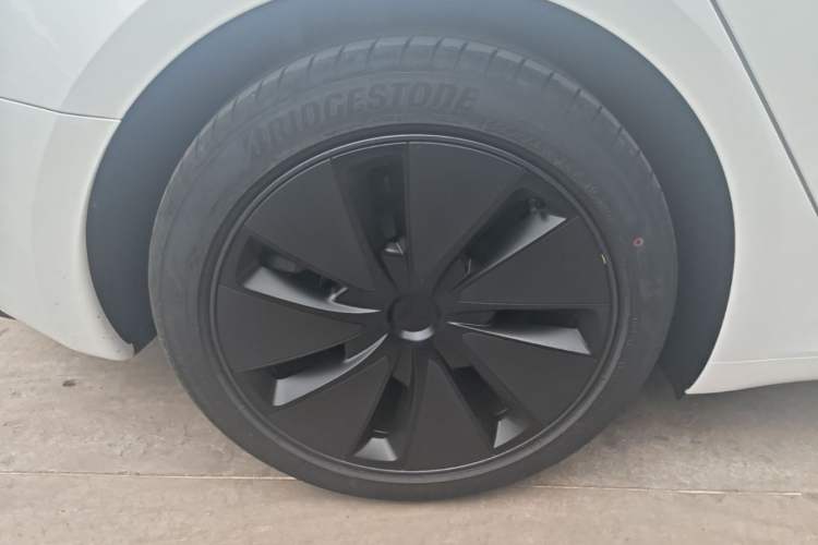 Used Tesla Model 3 2025 Model Revised Long-Range Rear-Wheel-Drive Version Right Rear Wheel Hub