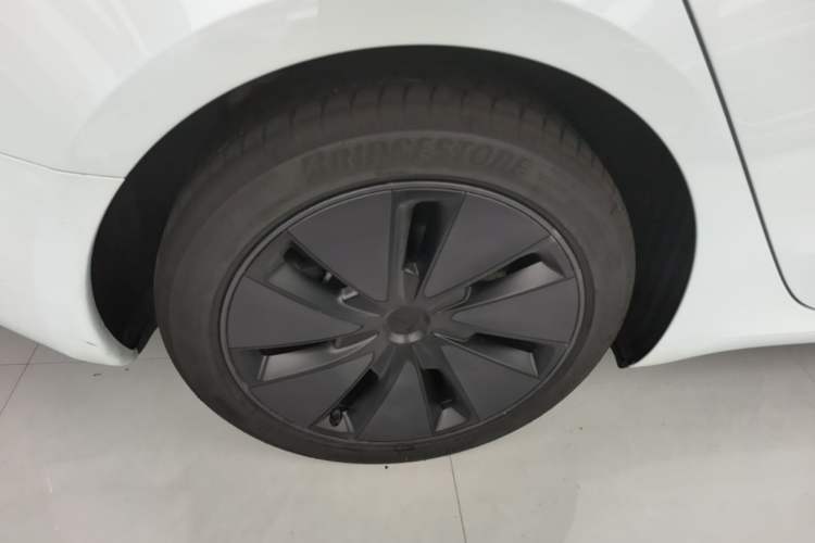 Used Tesla Model 3 2025 Model Revised Rear-Wheel-Drive Version Right Rear Wheel Hub