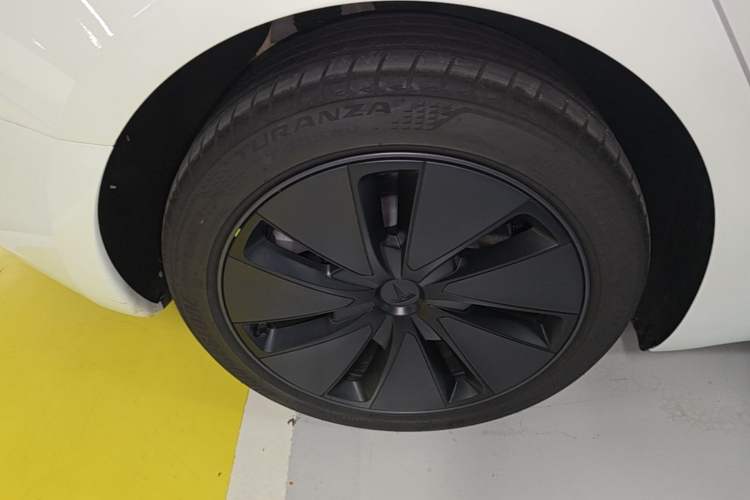 Used Tesla Model 3 2025 Long-Range All-Wheel-Drive Version Right Rear Wheel Hub