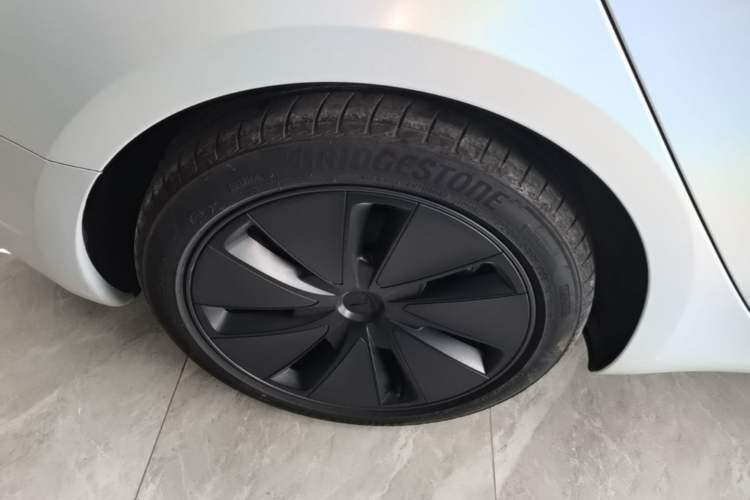 Used Tesla Model 3 2025 Rear-Wheel-Drive Version Right Rear Wheel Hub