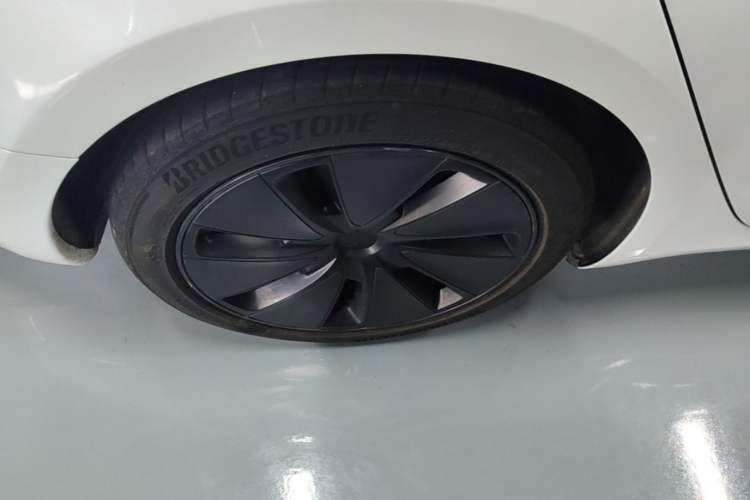 Used Tesla Model 3 2025 Rear-Wheel-Drive Version Right Rear Wheel Hub