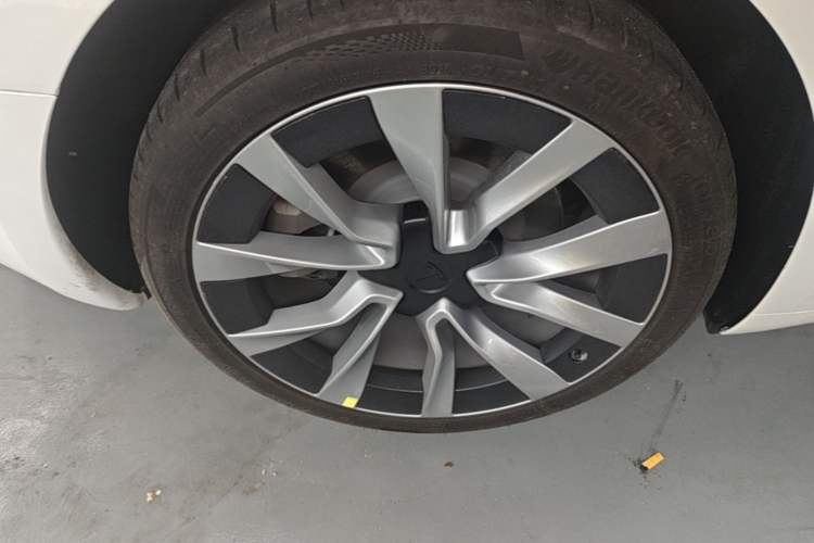 Used Tesla Model 3 2025 Model Revised Rear-Wheel-Drive Version Right Rear Wheel Hub