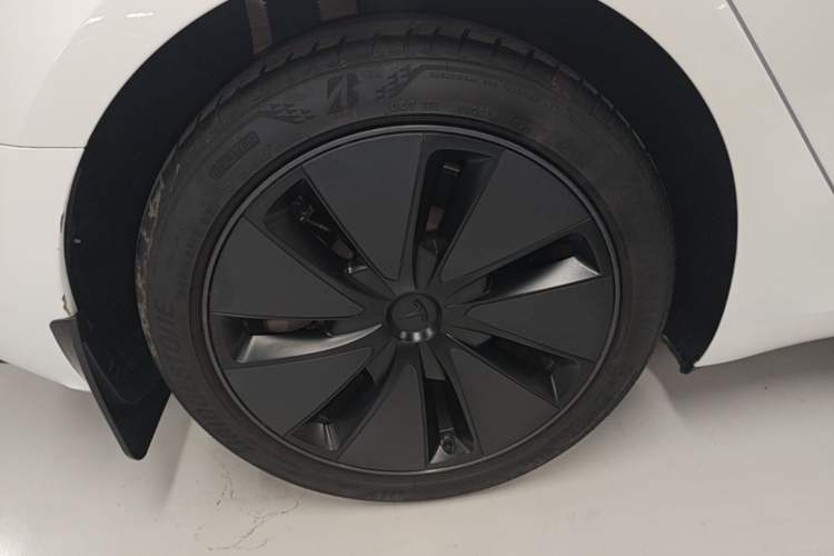 Used Tesla Model 3 2025 Model Revised Rear-Wheel-Drive Version Right Rear Wheel Hub