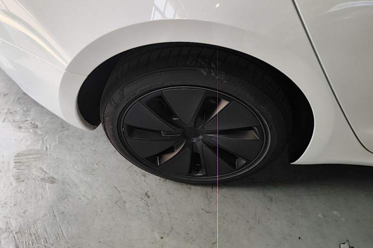 Used Tesla Model 3 2025 Rear-Wheel-Drive Version Right Rear Wheel Hub