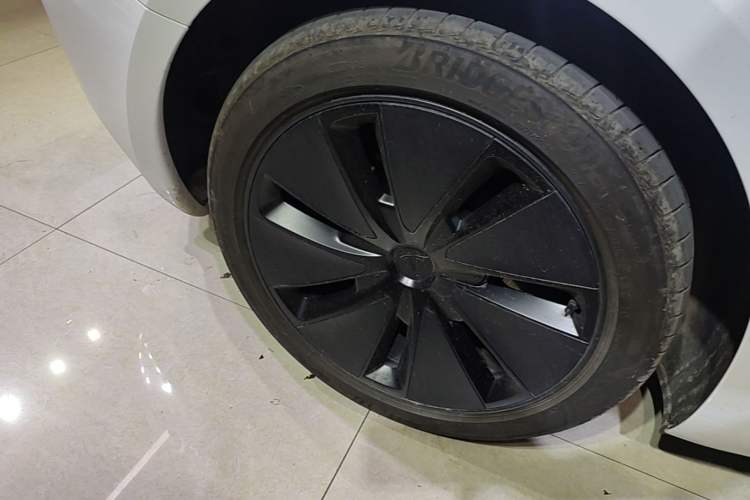 Used Tesla Model 3 2025 Rear-Wheel-Drive Version Right Rear Wheel Hub