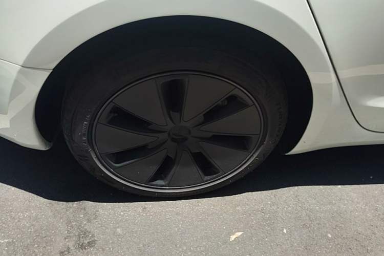 Used Tesla Model 3 2025 Rear-Wheel-Drive Version Right Rear Wheel Hub