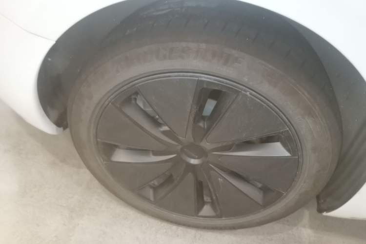 Used Tesla Model 3 2025 Rear-Wheel-Drive Version Right Rear Wheel Hub