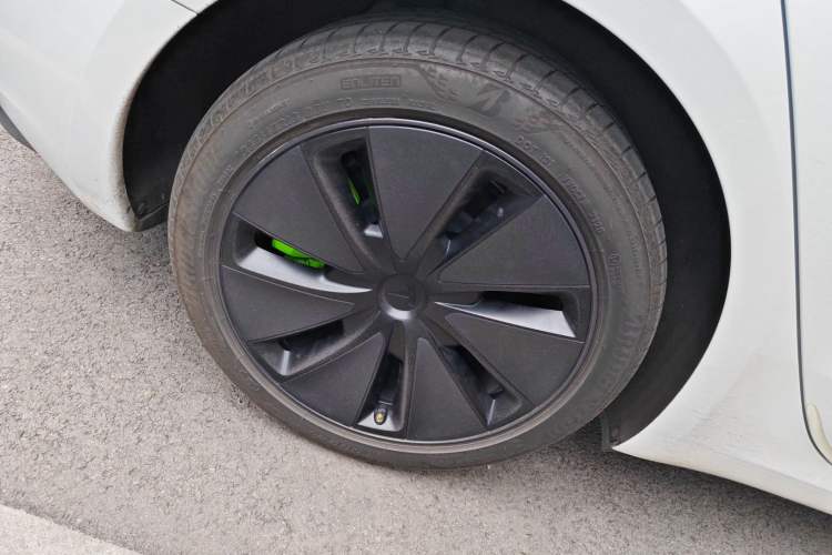 Used Tesla Model 3 2025 Long-Range All-Wheel-Drive Version Right Rear Wheel Hub