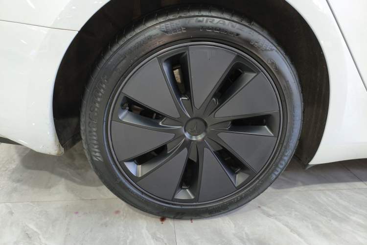 Used Tesla Model 3 2025 Rear-Wheel-Drive Version Right Rear Wheel Hub