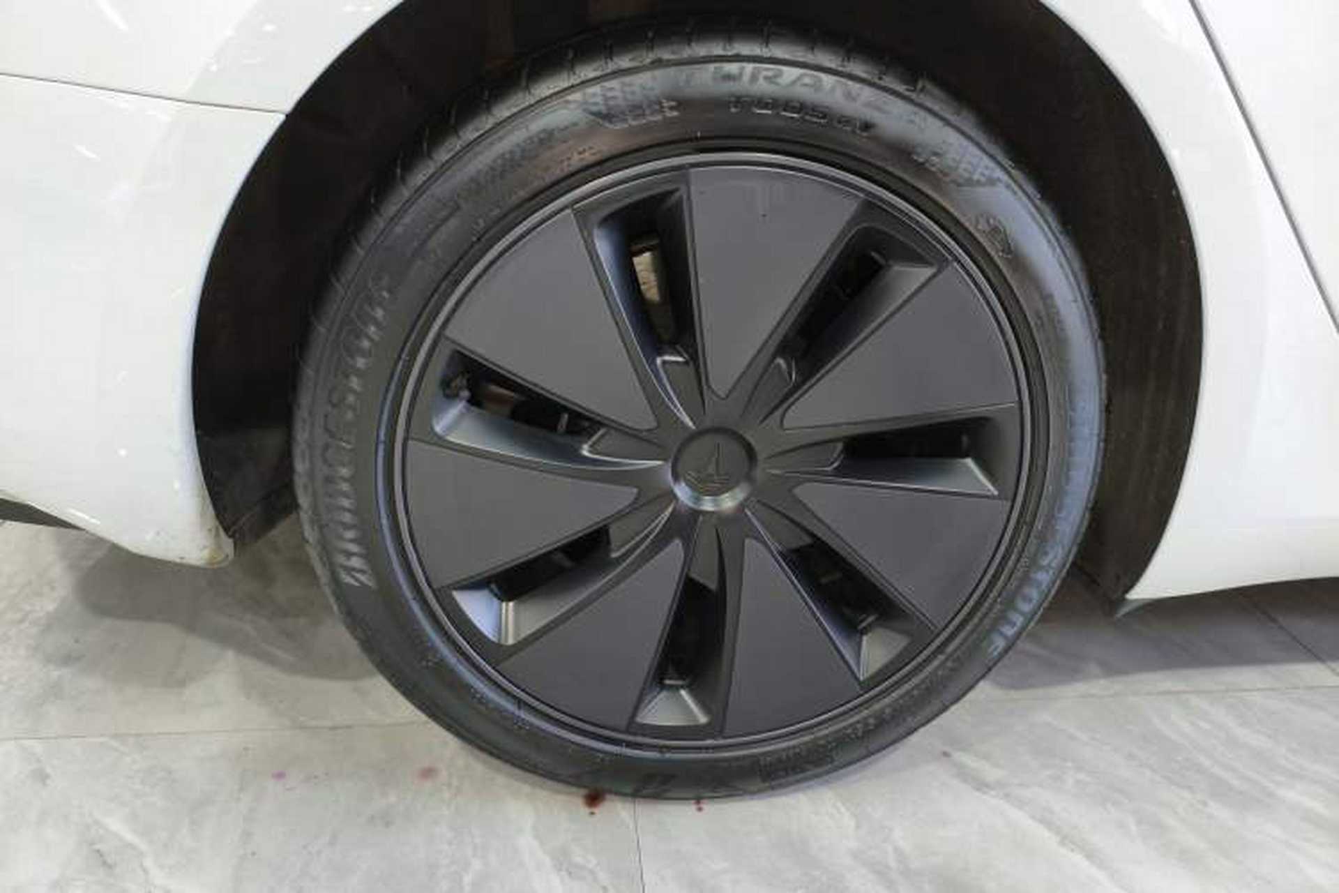 Used Tesla Model 3 2025 Rear-Wheel-Drive Version Right Rear Wheel Hub