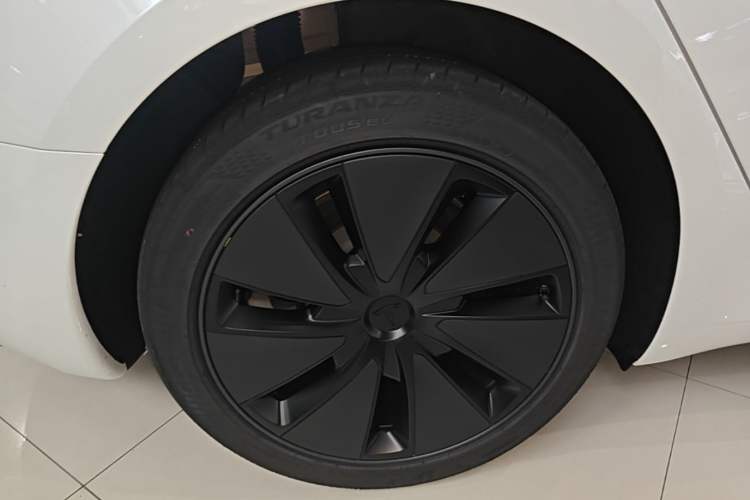 Used Tesla Model 3 2025 Rear-Wheel-Drive Version Right Rear Wheel Hub