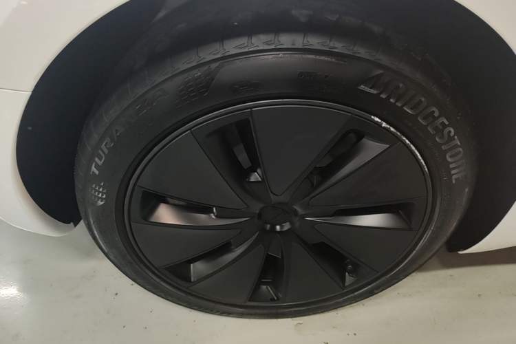 Used Tesla Model 3 2025 Model Revised Rear-Wheel-Drive Version Right Rear Wheel Hub