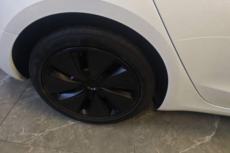 Used Tesla Model 3 2025 Rear-Wheel-Drive Version Right Rear Wheel Hub
