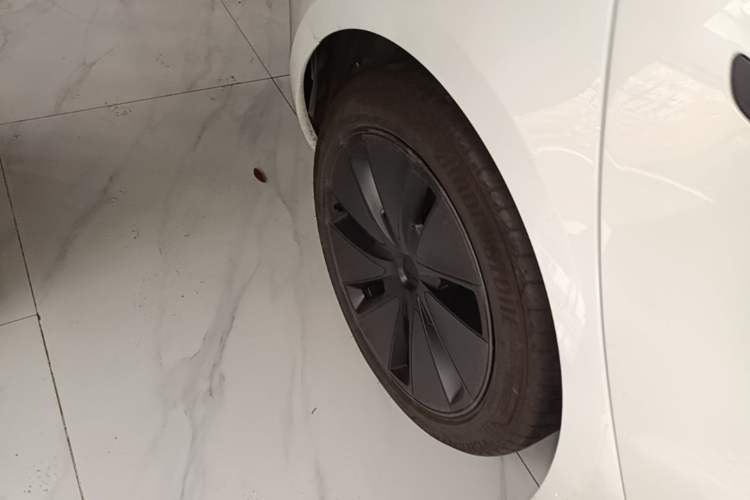 Used Tesla Model 3 2025 Model Revised Rear-Wheel-Drive Version Right Rear Wheel Hub